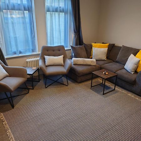 Newly Renovated 2-Bed Bungalow Bath Kültér fotó