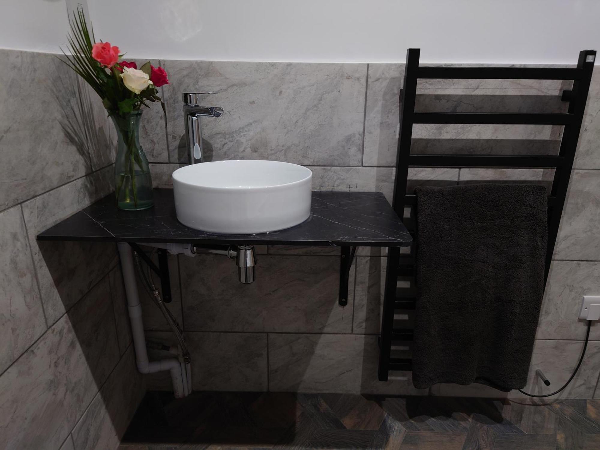 Newly Renovated 2-Bed Bungalow Bath Kültér fotó